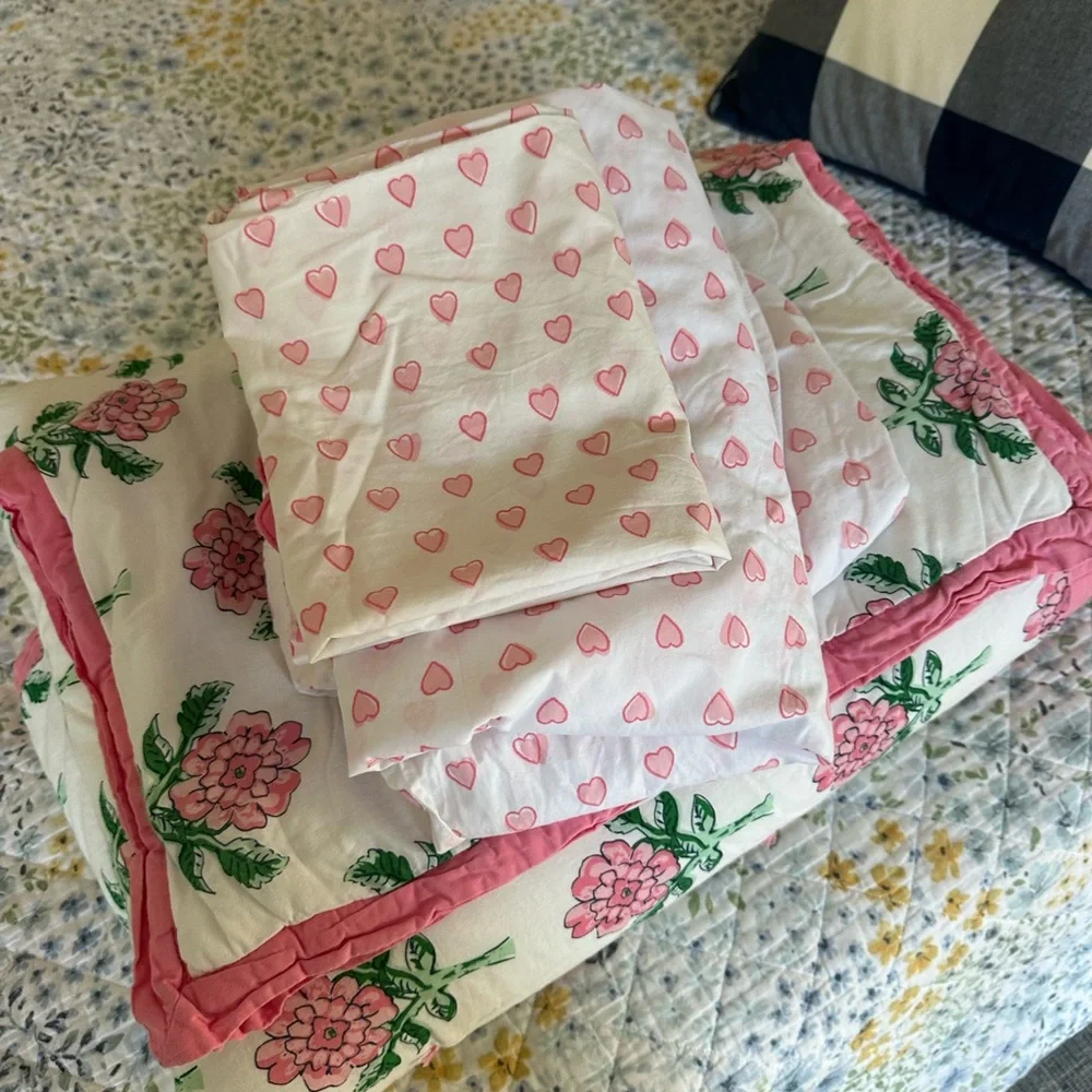 Roller Rabbit floral rosebud